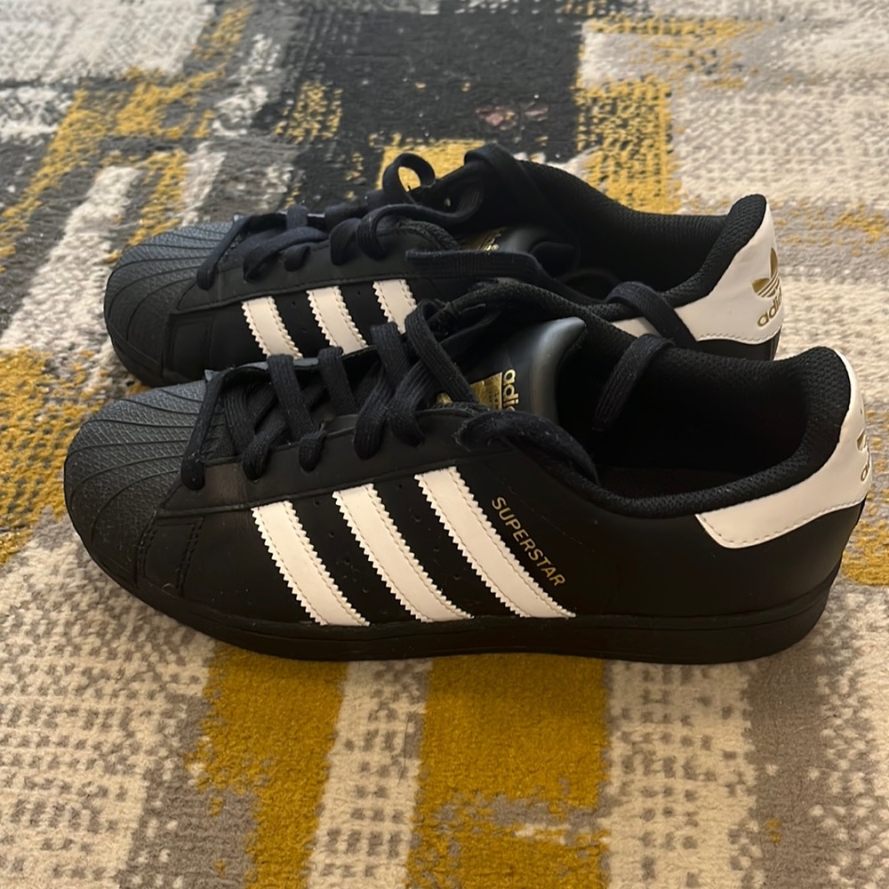 Adidas Superstar sneaker -Mens size:6